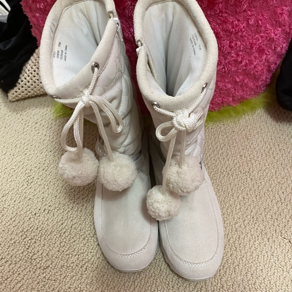 COACH Juniper Signature C’s Pom Pom Winter Boot - Picture 6 of 6